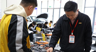 初高中畢業的男孩子學什么專業好就業?