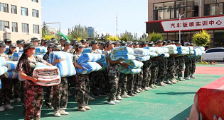 【軍訓日記】有“被”而來,“疊”出精彩!內務整理從疊被子開始