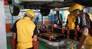 學(xué)新能源汽車技術(shù)，做行業(yè)新型技術(shù)人才