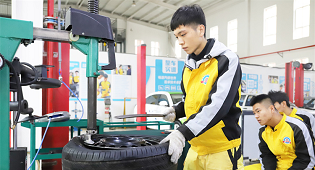 擴大汽車消費，這兩個行業迎來新機遇！