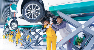 銀川萬通汽車學校2022年熱門專業推薦---汽車檢測與維修工程師