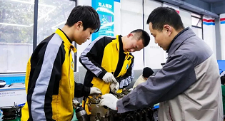萬通汽車教育，品質辦學